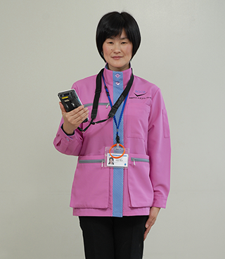 平成28年5月2日より女性検針員の制服をモデルチェンジします 西部ガス カスタマーサービス株式会社